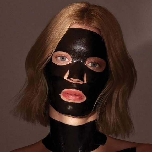 111SKIN SERUM & MASK SET! - Picture 7 of 8